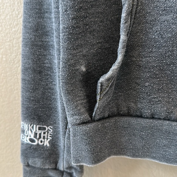 2 New Kids on the Block concert hoodies size Medium - Picture 10 of 14